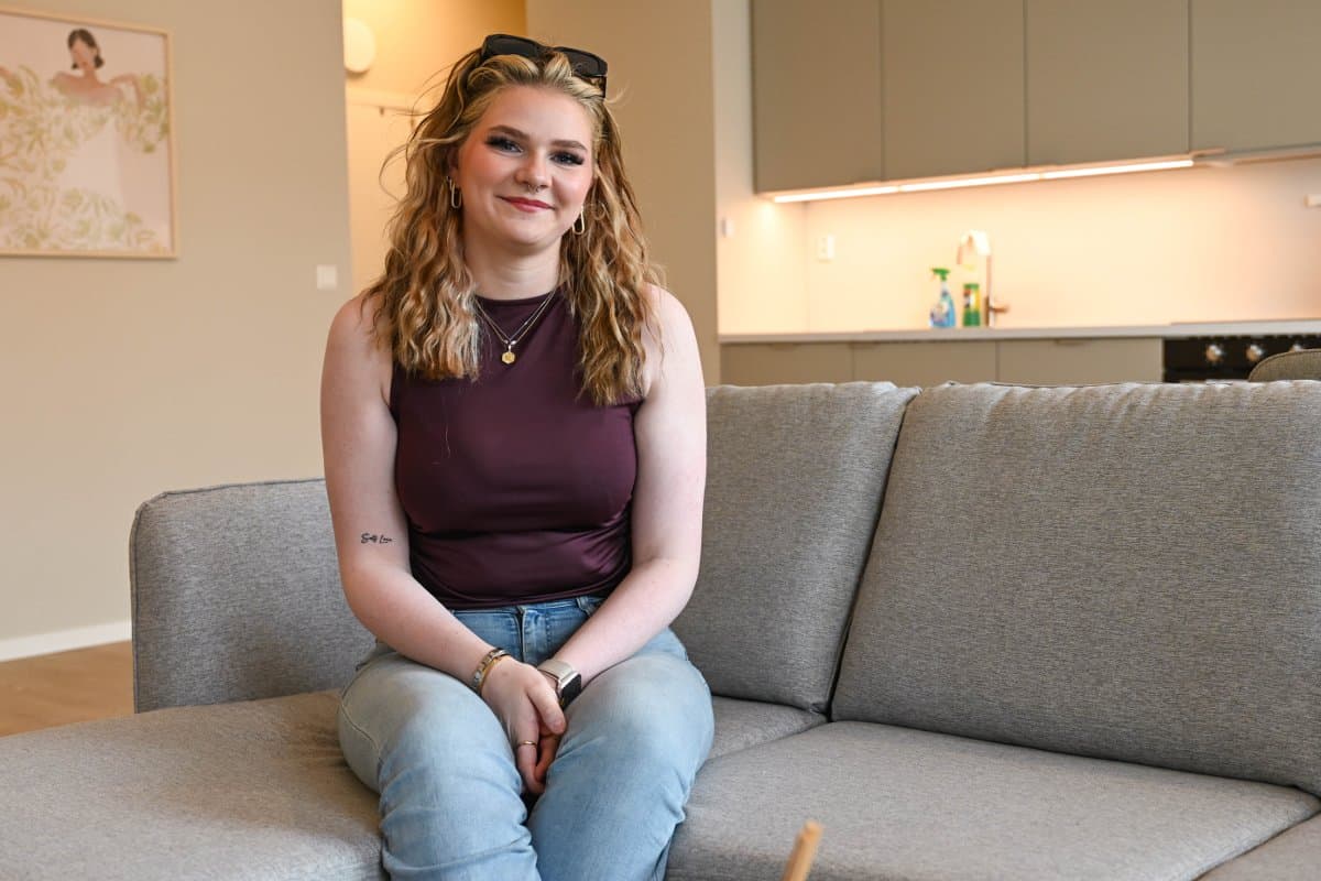 Merete Lunde (19) er en av de første innflytterne i Kirkegata 9A. Foto: Natalia C. Heinrich. Kilde: Laagendalsposten